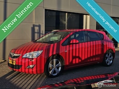 Opel Astra - 1.4 Turbo Business Edition