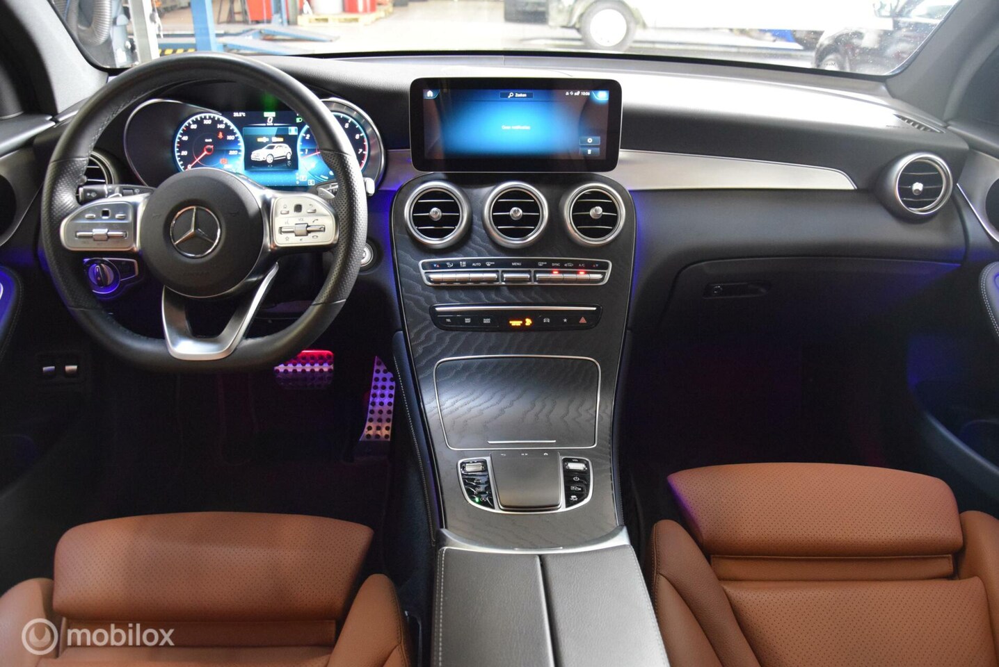 Mercedes-Benz GLC-klasse - 200 AMG Line Business Solution LED MBUX trekhaak wegklapbaar Cognac leder