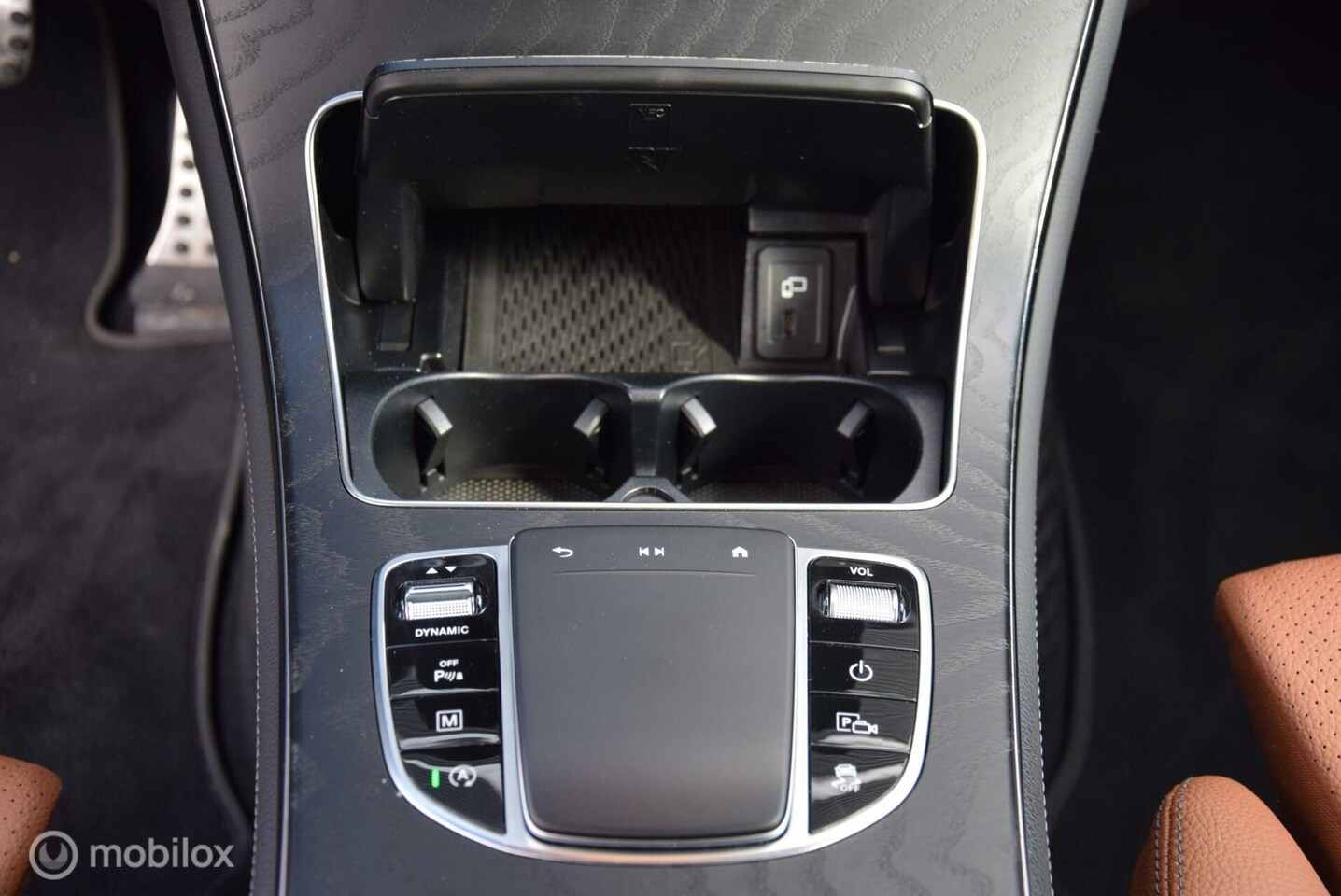 Mercedes-Benz GLC-klasse - 200 AMG Line Business Solution LED MBUX trekhaak wegklapbaar Cognac leder