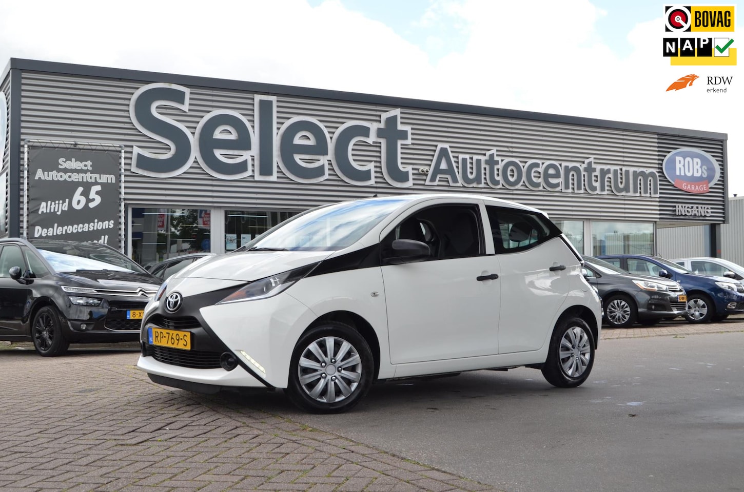Toyota Aygo - 1.0 VVT-i x-fun|CRUISE|AIRCO|BLUETOOTH|ONDERH.BOEKJE|NAP - AutoWereld.nl