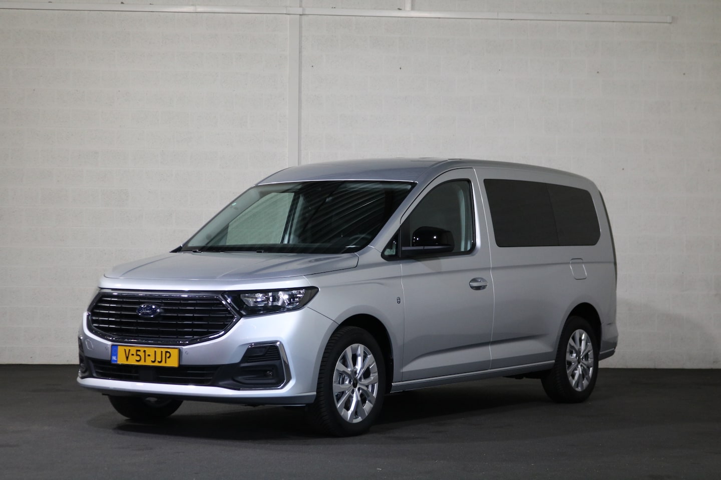 Ford Transit Connect - 2.0 EcoBlue L2 Limited Automaat Overbrengvoertuig / Materiaalwagen - AutoWereld.nl