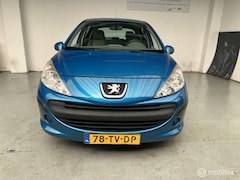 Peugeot 207 - 1.4-16V Color-line