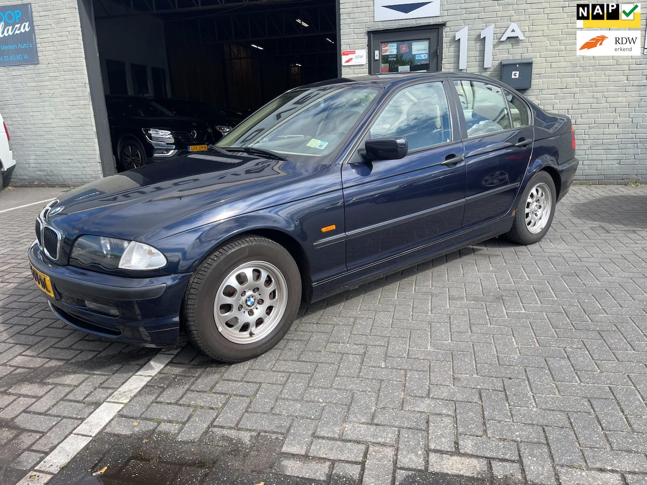 BMW 3-serie - 318i Executive 318i Executive ( VAN EERSTE EIGENAAR ) - AutoWereld.nl