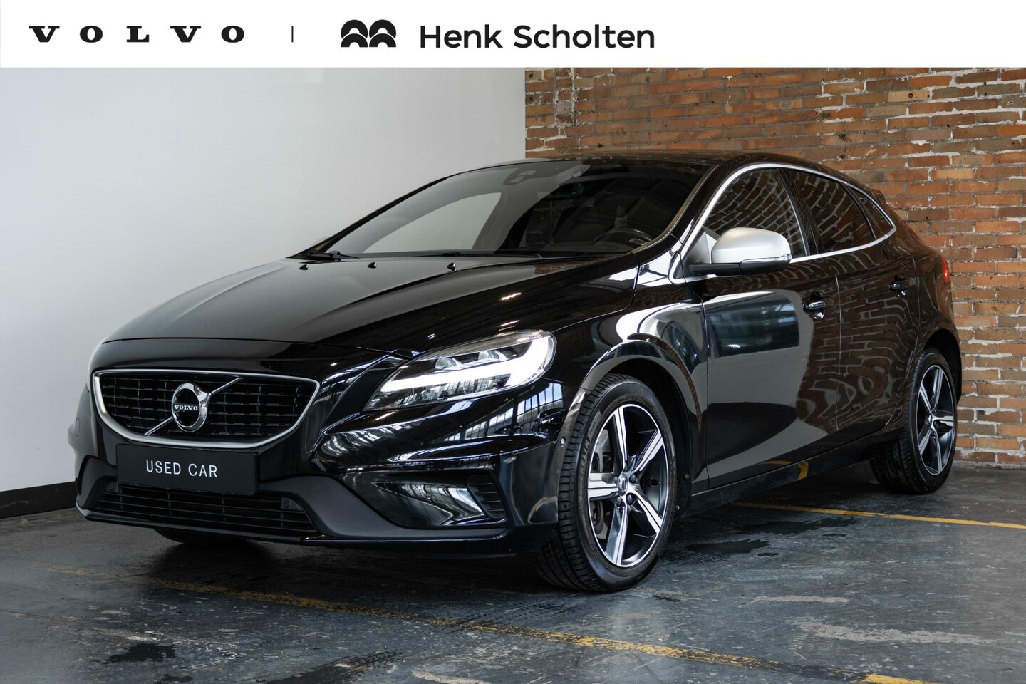 Volvo V40 - T3 Automaat Polar+ Sport Panorama Dak | Verwarmbare Voorstoelen | R-Design Exterieur | Nav - AutoWereld.nl