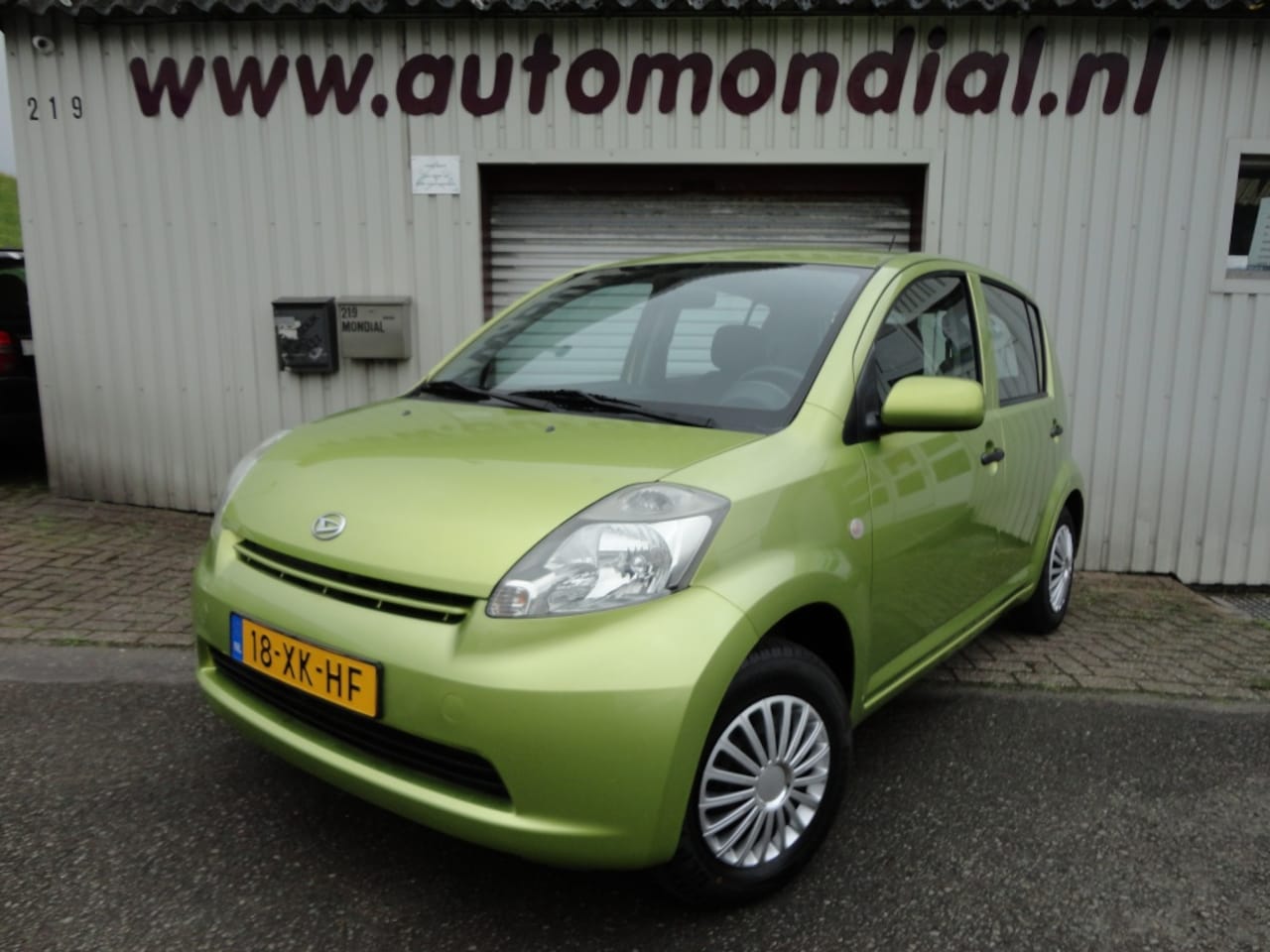 Daihatsu Sirion 2 - 1.0-12V Trend Nw Apk - AutoWereld.nl