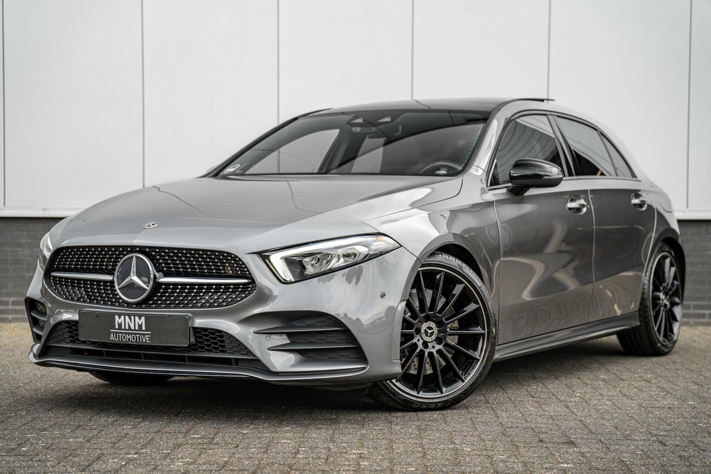 Mercedes-Benz A-klasse - 250 AMG Line |Pano|Leer|Burmester|Night - AutoWereld.nl