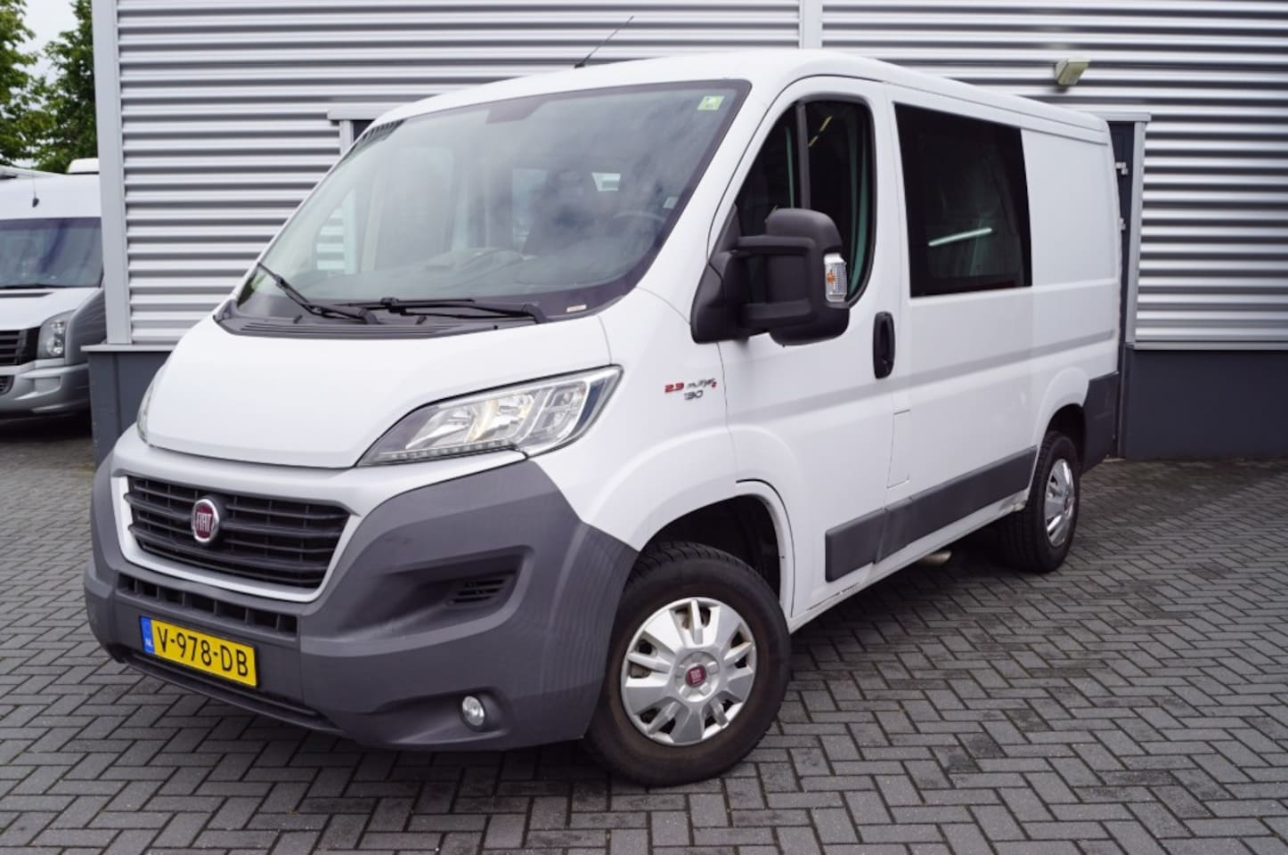 Fiat Ducato - 2.3 MultiJet L1H1 130pk Dubbele cabine 7 pers./ Navi /Optische schades - AutoWereld.nl