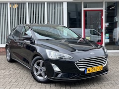 Ford Focus - 1.0 Titanium I Carplay I Navi I Clima I Trekhaak I Stoel/Stuurverw. I LED