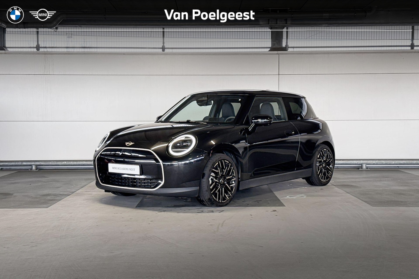 MINI Mini-Electric - Cooper 3-deurs Cooper E Favoured | Pakket L - AutoWereld.nl