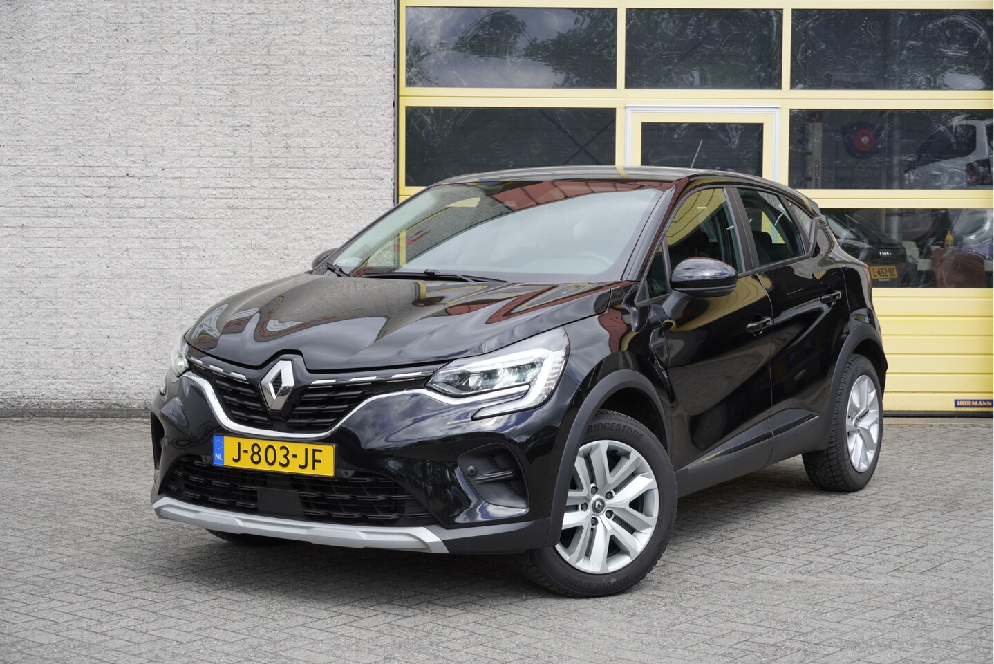 Renault Captur - 1.3 TCe 131PK! Zen BJ2020 Led V+A | Pdc | Navi | Keyless entry | Trekhaak | Achteruitrijca - AutoWereld.nl