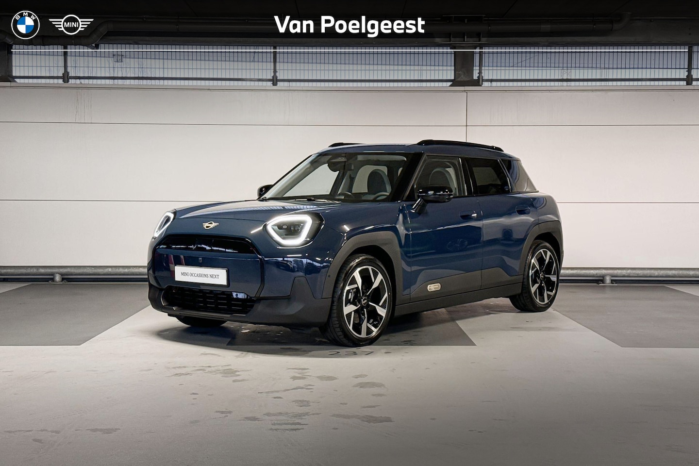 MINI Aceman - E Classic L 42.5 kWh MINI Aceman E Classic 42.5 kWh | Pakket L | Dak in carrosseriekleur - AutoWereld.nl