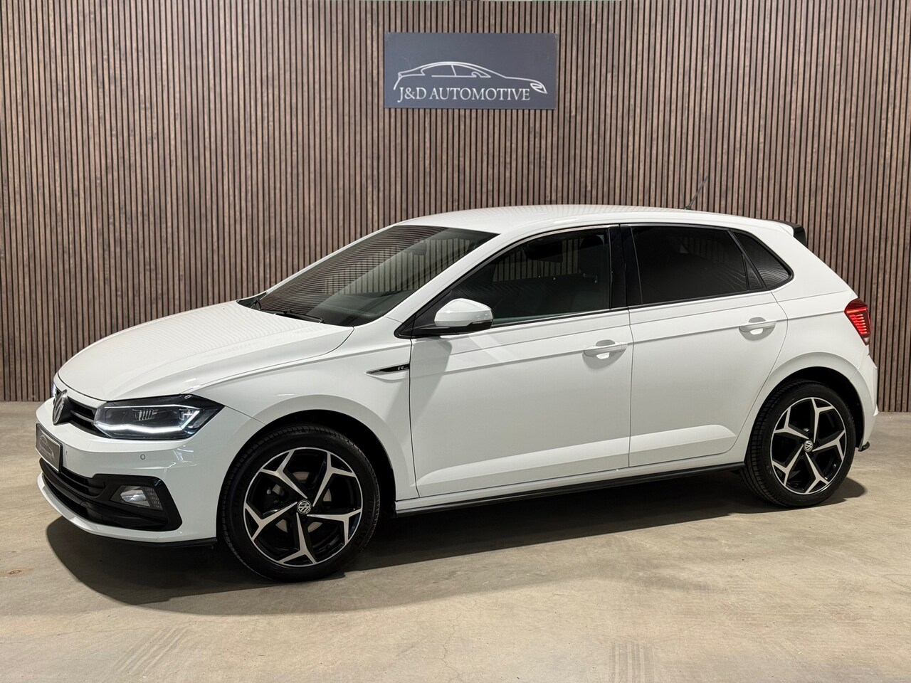 Volkswagen Polo - 1.0 TSI R-Line 2019 LED CRUISE CAR-PLAY BLUETOOTH - AutoWereld.nl