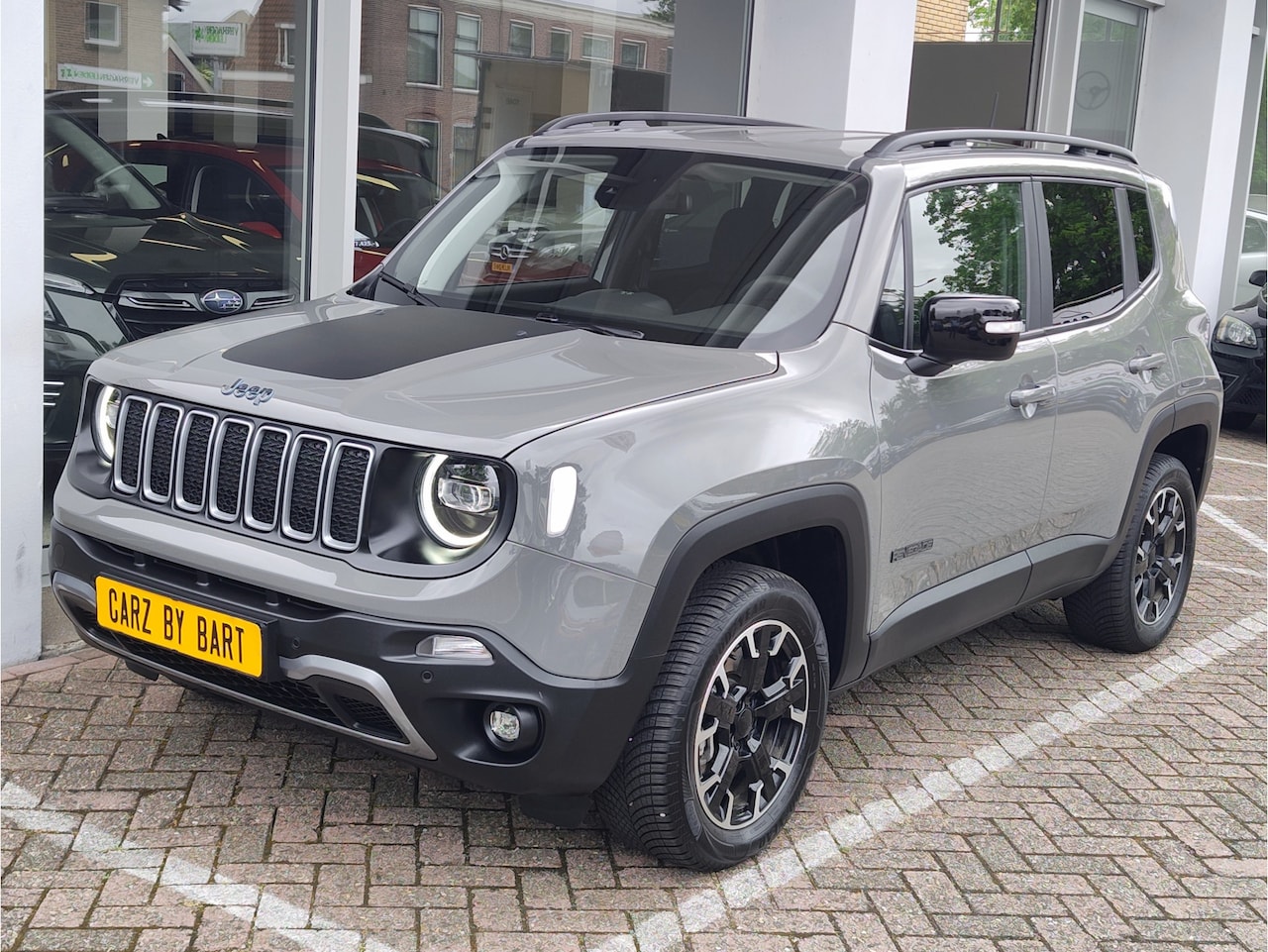 Jeep Renegade - 4xe 240 PLUG-IN HYBRID ELECTRIC UPLAND AUT. Keyless | Dodehoeksensoren | Navi | Carplay - AutoWereld.nl