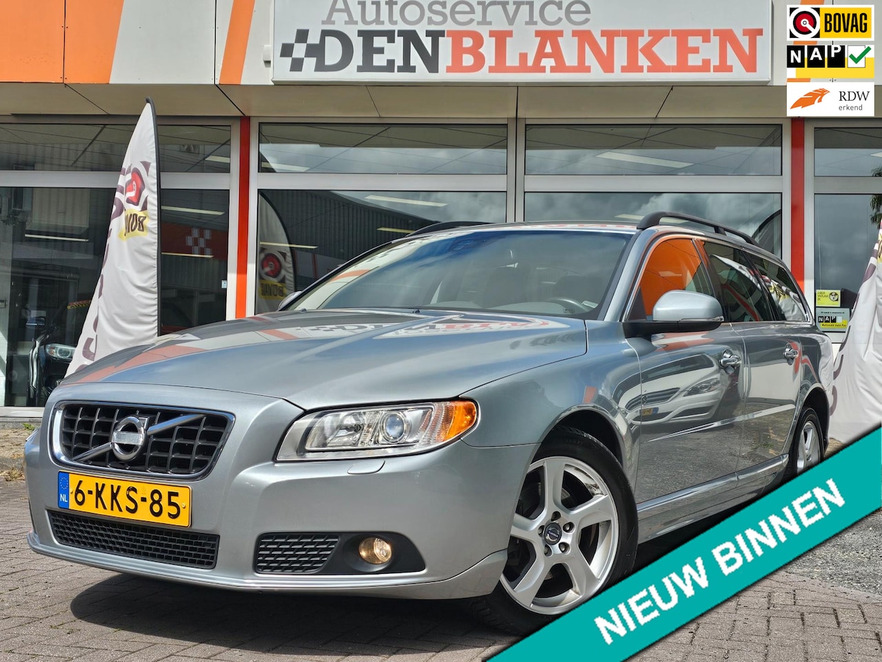 Volvo V70 - 1.6 T4 Nordic BJ.2013 / Navi / Leder / Xenon / PDC / 17"Lmv / Trekhaak !! - AutoWereld.nl