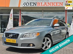 Volvo V70 - 1.6 T4 Nordic BJ.2013 / Navi / Leder / Xenon / PDC / 17"Lmv / Trekhaak
