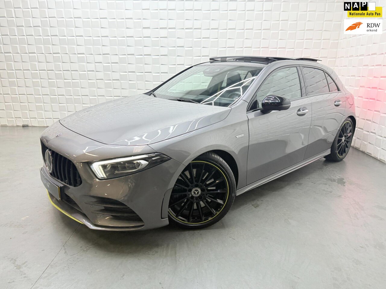 Mercedes-Benz A-klasse - 250 4MATIC AMG EDITION 1 PANO HUD - AutoWereld.nl