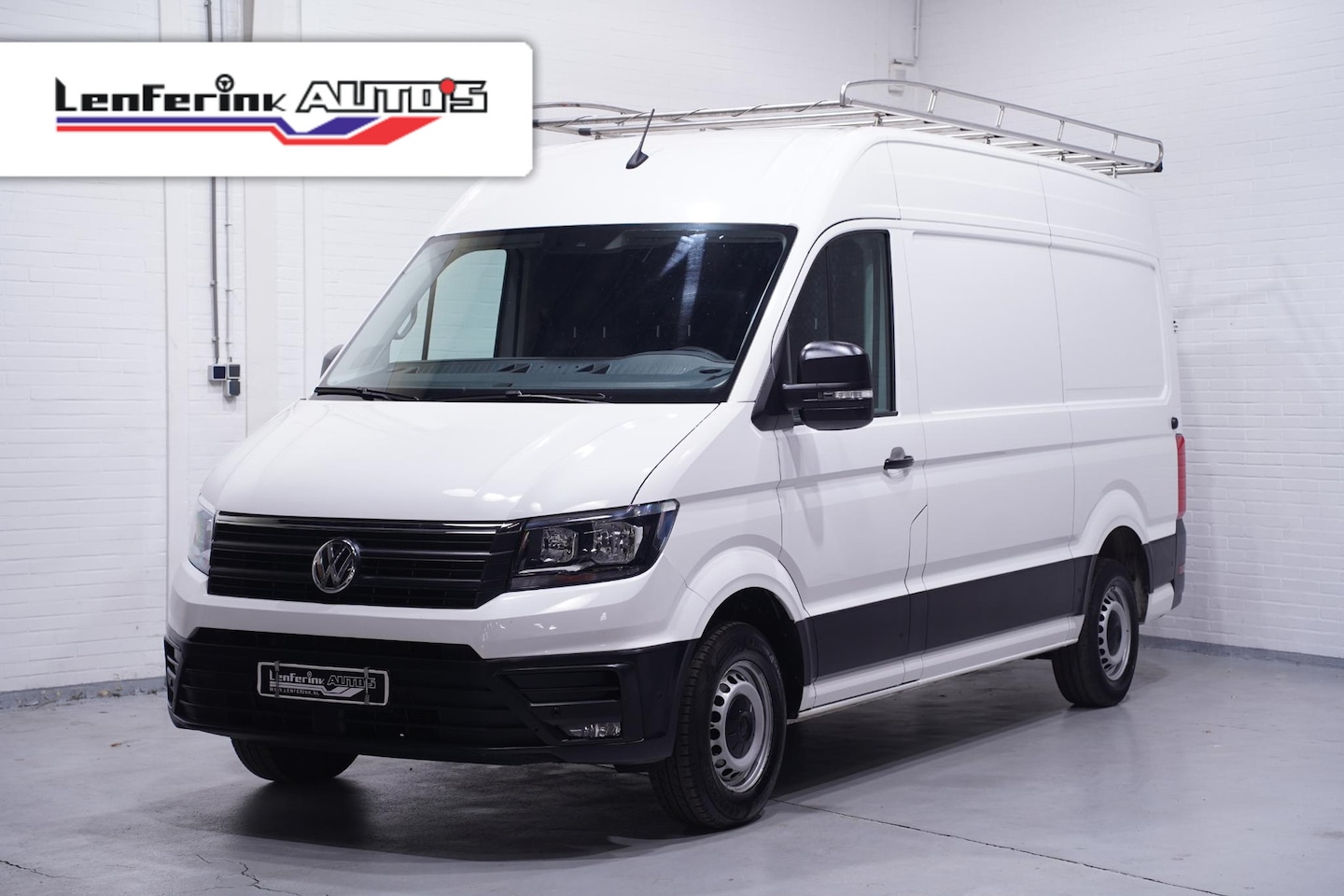 Volkswagen Crafter - 2.0 TDI 177 pk DSG Aut. L3H3 Navi, Camera Trekhaak, Imperiaal met Trap, PDC V+A, App Conne - AutoWereld.nl