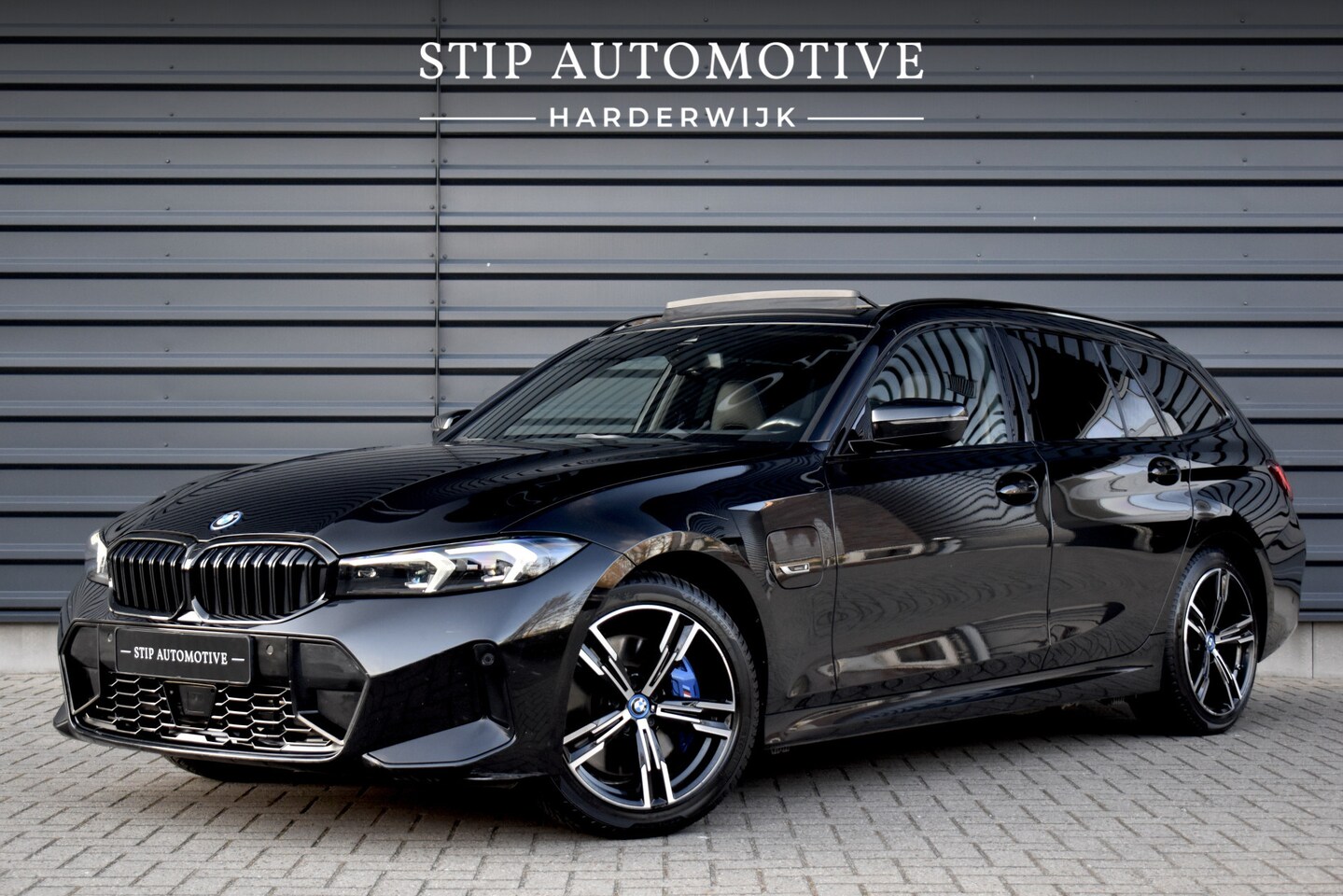 BMW 3-serie Touring - 330e M Sport Pro | Panoramadak | ACC | Harman/Kardon | M Seats | Comfort Access | Head-Up - AutoWereld.nl