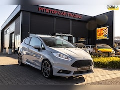 Ford Fiesta - 1.6 ST200, 200PK, Cruise, Winterpakket, Nieuwstaat