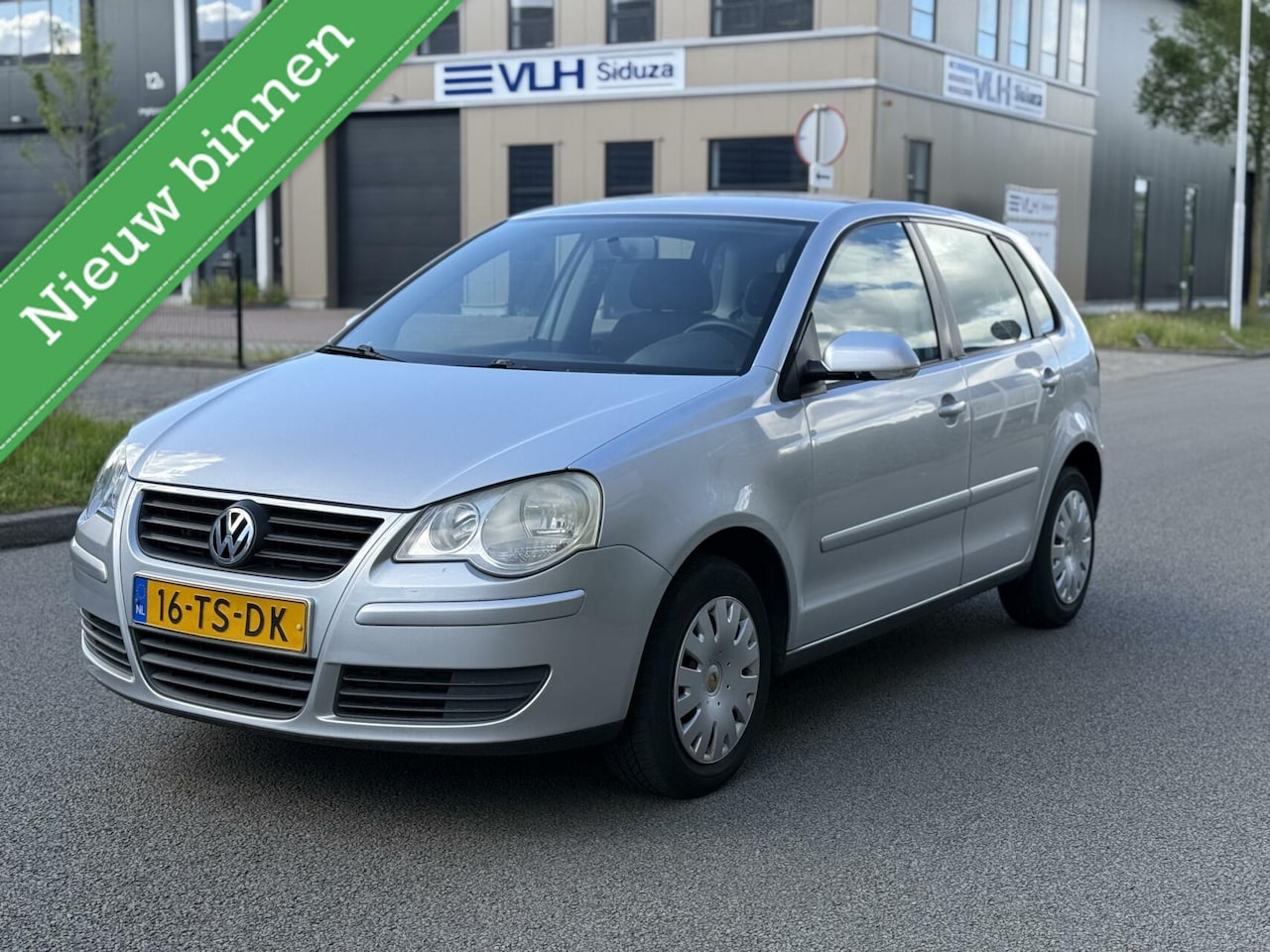 Volkswagen Polo - 1.2 Optive LEES ADVERTENTIE - AutoWereld.nl