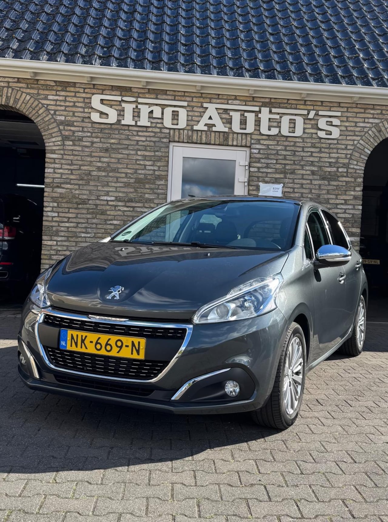 Peugeot 208 - 1.2 PureTech Allure Bj 2017 5 deurs zeer nette auto - AutoWereld.nl