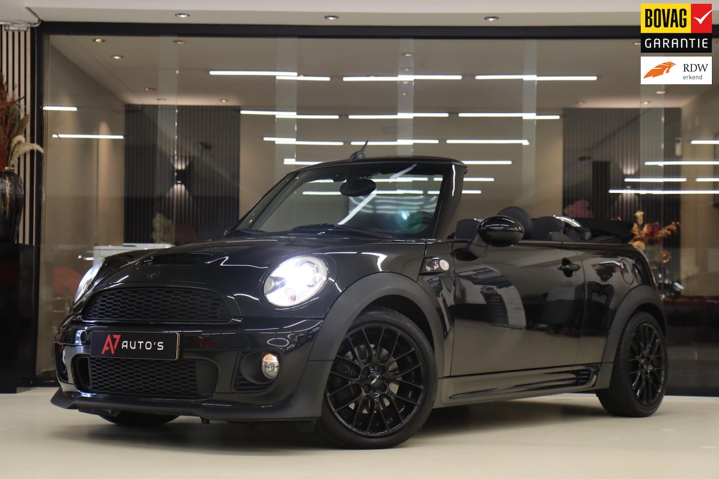 MINI Cabrio - 1.6 Cooper S Chili JC WORKS /HARMANKARDON/STOELV/SFEERV/VOL - AutoWereld.nl
