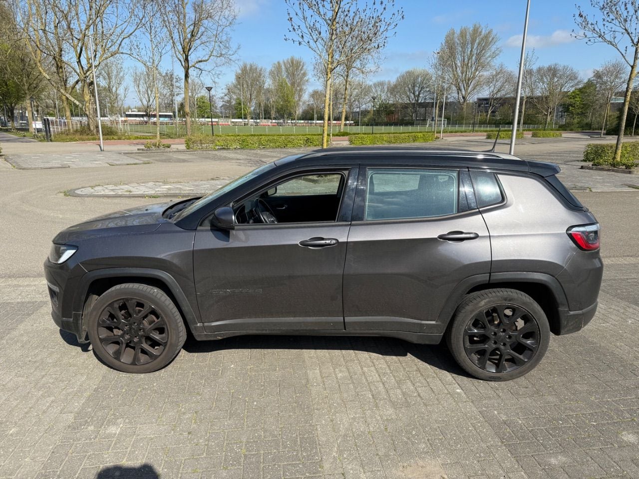 Jeep Compass - 1.3 MultiAir 150pk DDCT Night Eagle | Trekhaak | Apple carplay / Android auto | Navigatie - AutoWereld.nl