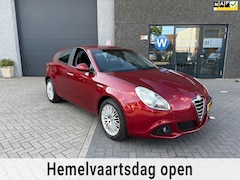 Alfa Romeo Giulietta - 1.4 Turbo Distinctive Automaat Nap 2Eigenaren