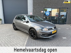 Volkswagen Golf - 1.2 TSI Highline Camera Clima Navi Cruise Parkeersensoren