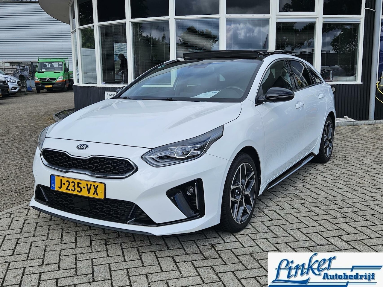 Kia Pro cee'd - 1.4 T-GDI GT-PlusLine PANO JBL NL-AUTO 1E EIGENAAR - AutoWereld.nl