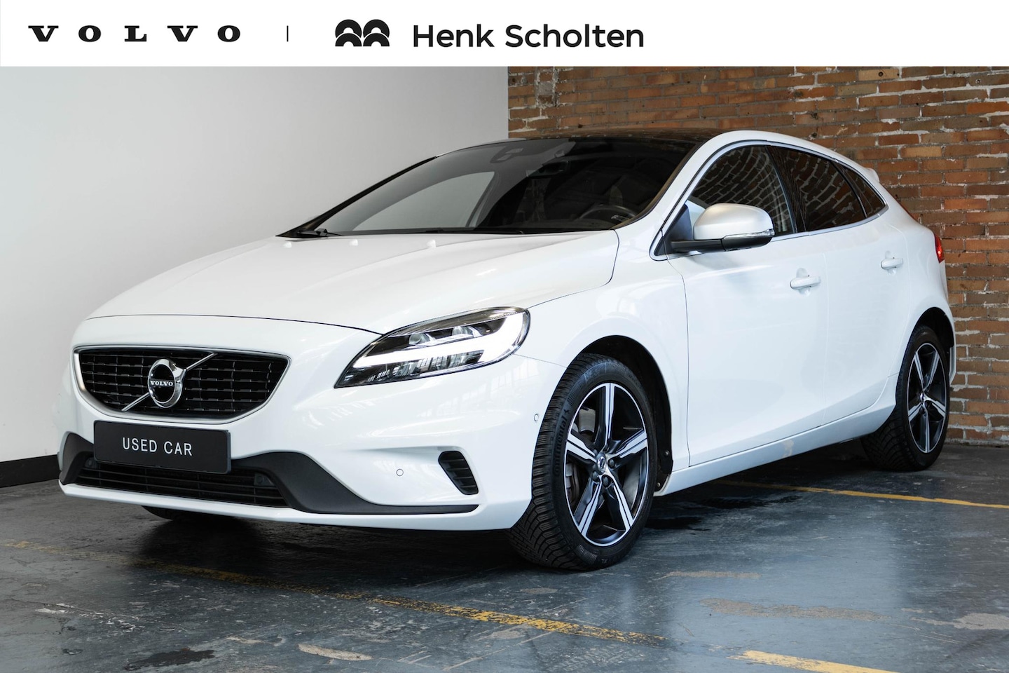 Volvo V40 - T3 automaat Polar+ Sport | Panoramadak | Premium Audio | DAB | Parkeer Camera | Park Assis - AutoWereld.nl
