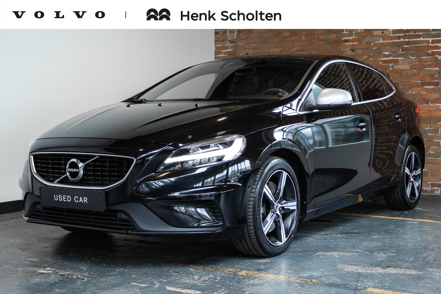 Volvo V40 - T3 Automaat Polar+ Sport | Panoramadak | Harman Kardon Premium audio | Lederen bekleding | - AutoWereld.nl