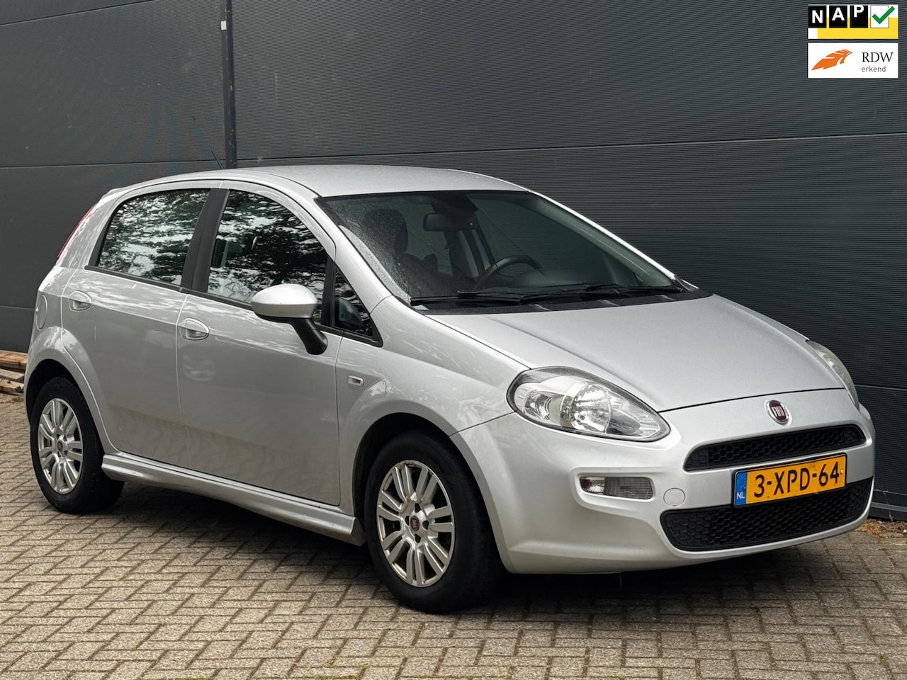 Fiat Punto Evo - 0.9 TwinAir Street AIRCO CRUISE PDC NW APK - AutoWereld.nl