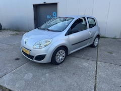 Renault Twingo - 1.2 Authentique LEES ADVERTENTIE MOTOR LOOPT OP 2 CILDERS