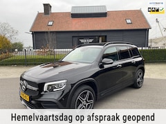 Mercedes-Benz GLB - 200 AMG Line Night pakket Panoramadak AchteruirijCamera