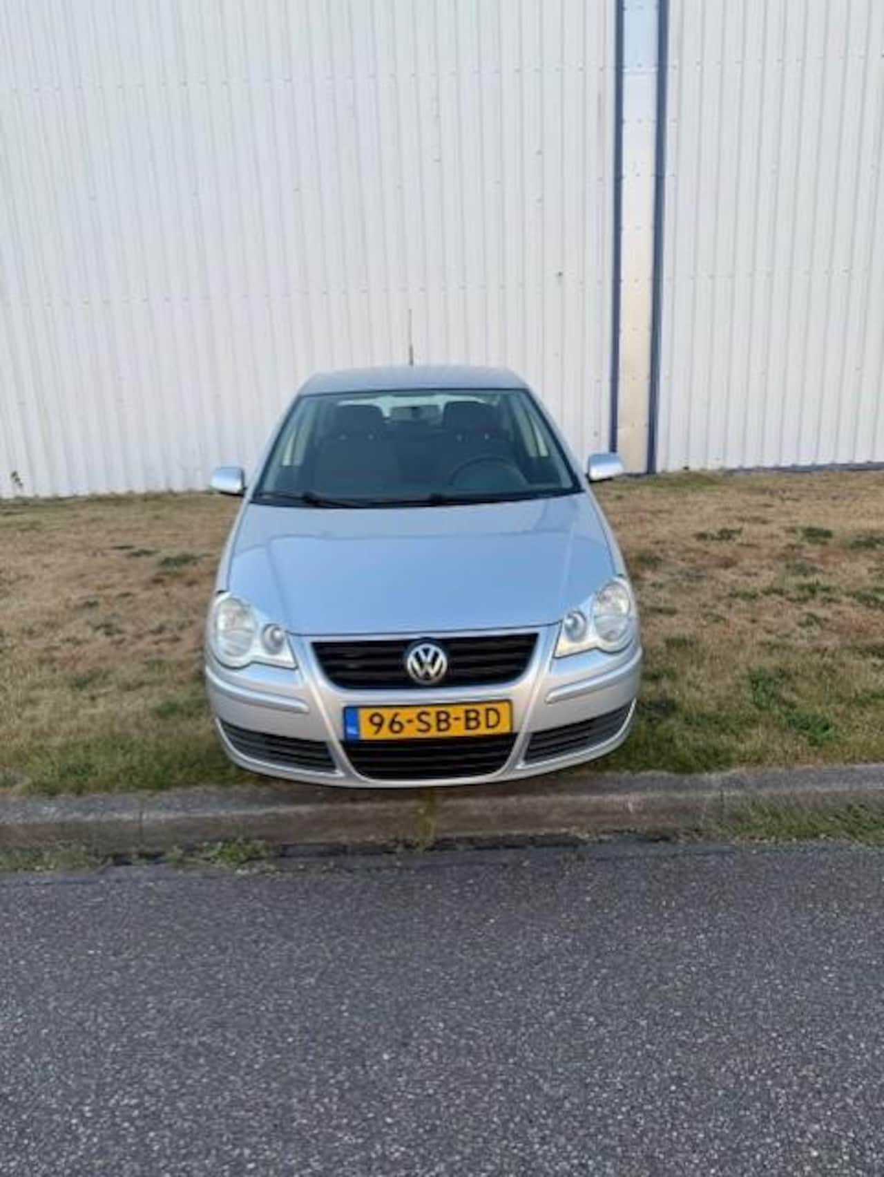 Volkswagen Polo - 1.4-16V Comfortline 1.4-16V Comfortline - AutoWereld.nl