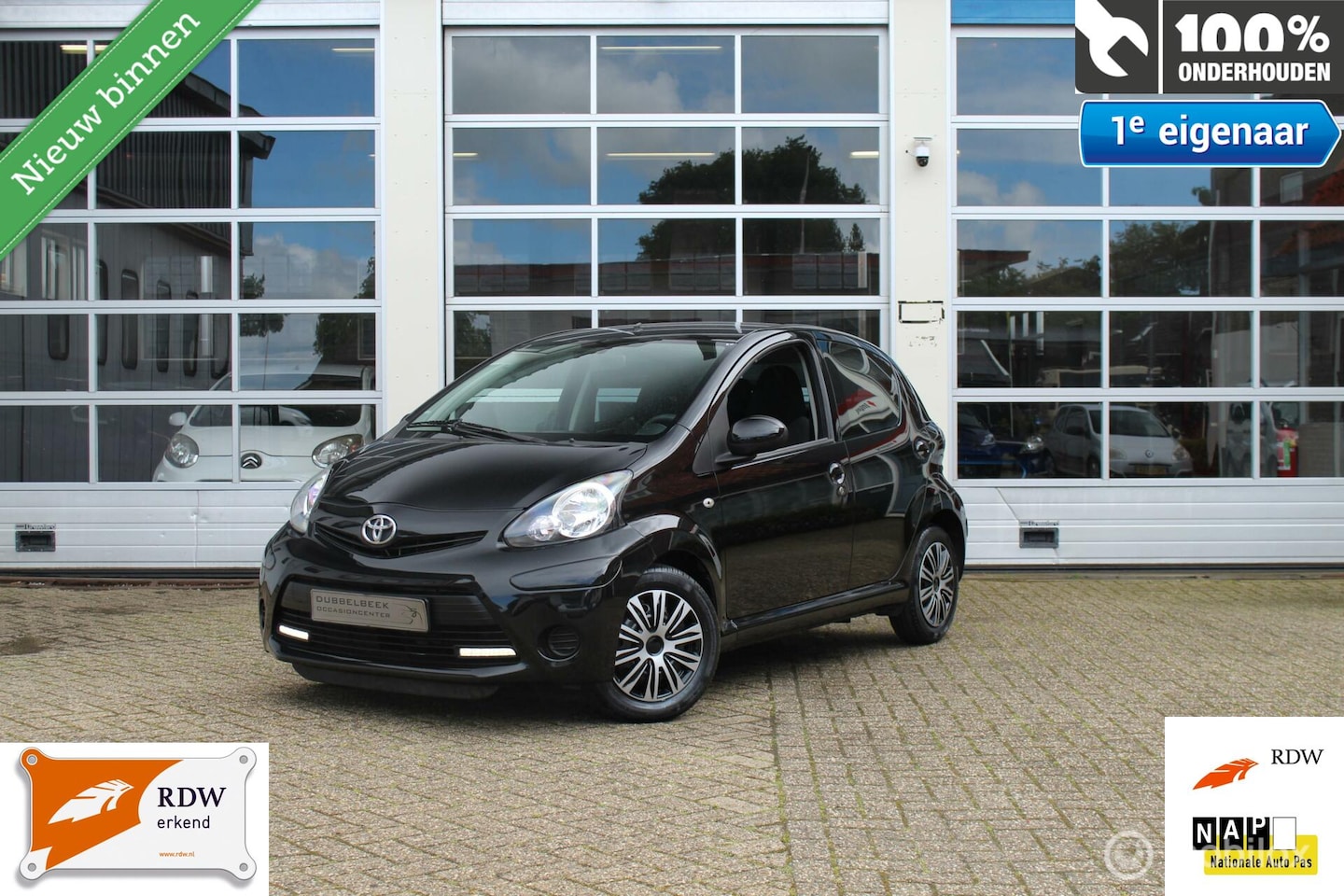 Toyota Aygo - 1.0-12V VVT-I 5-Deurs Facelift Aspiration-Black-Sport Airconditioning Ledverlichting Centr - AutoWereld.nl