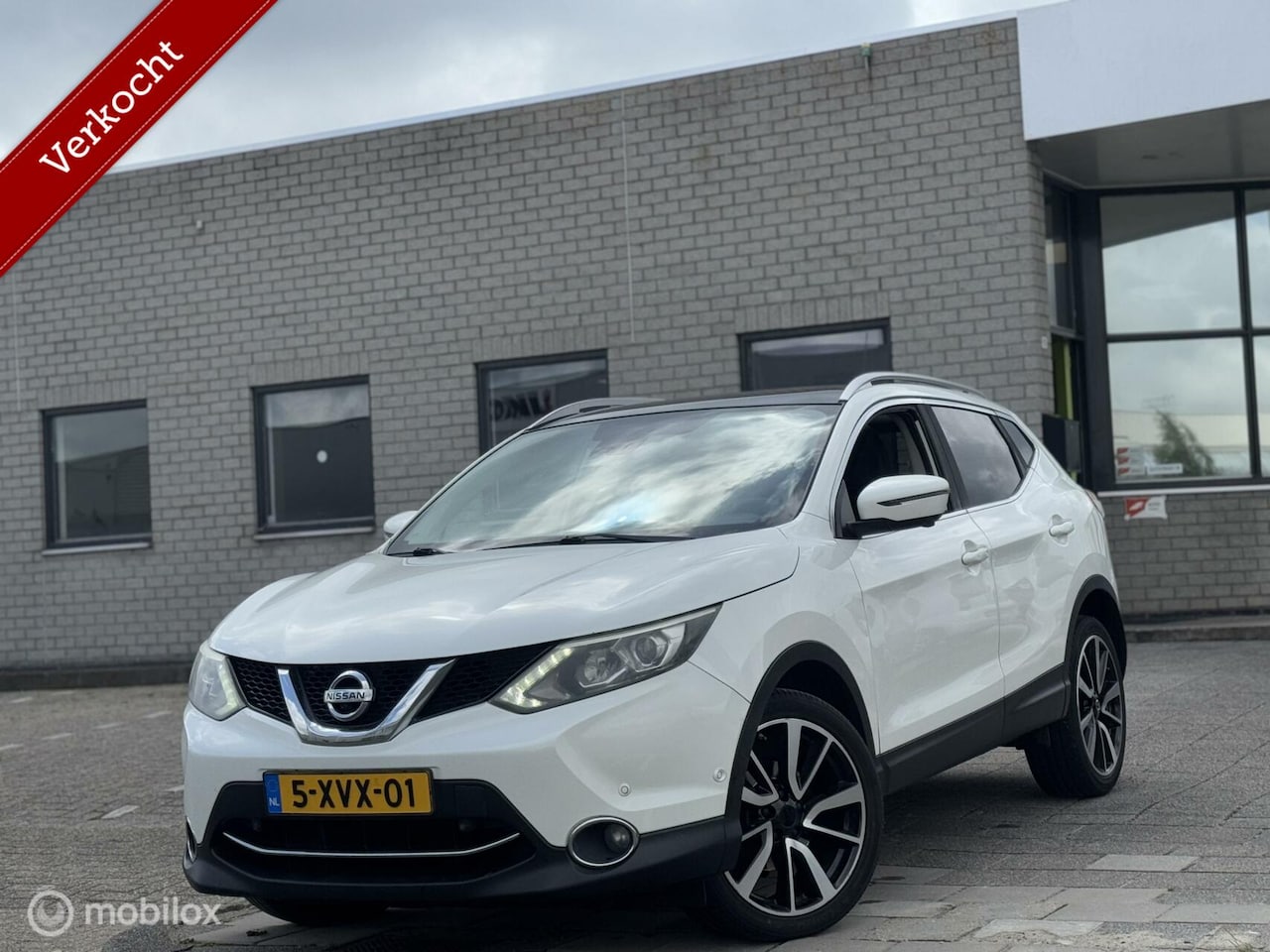 Nissan Qashqai - 1.5 dCi Tekna|Leer 360° Camera Pano Keyless - AutoWereld.nl