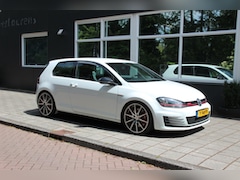 Volkswagen Golf - 2.0 TSI GTI Performance