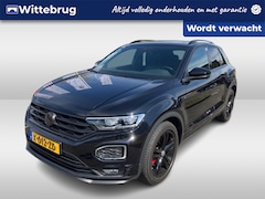 Volkswagen T-Roc - 1.5 TSI 150pk DSG R-Line / Black Style / Panoramadak / Virtual Cockpit / R-Line in. & ext.