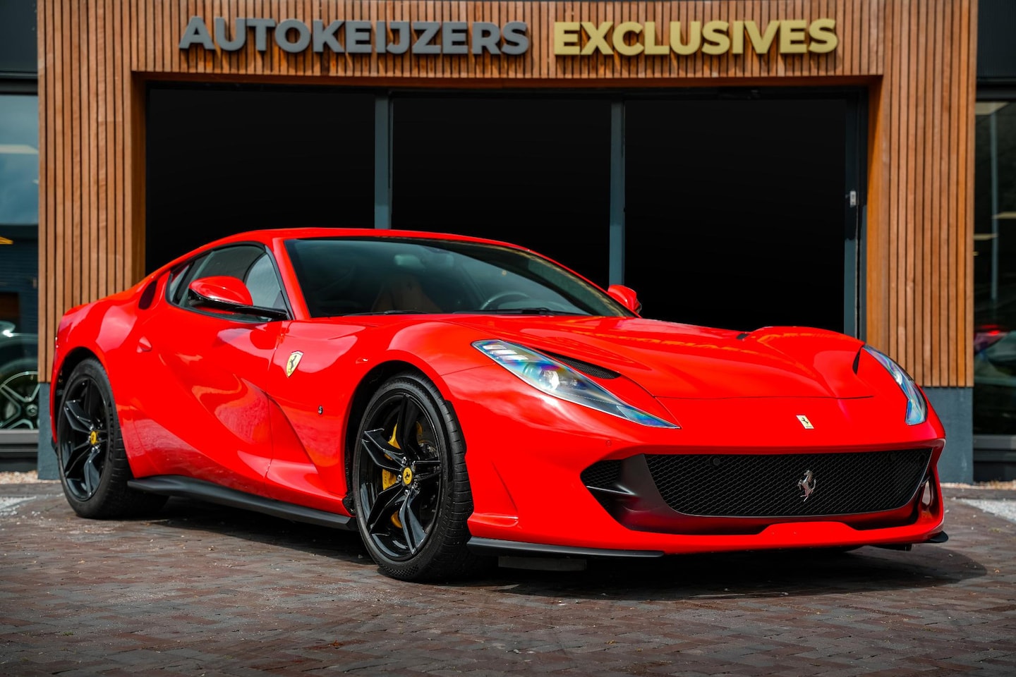 Ferrari 812 Superfast - 6.5 V12 HELE Keramisch Carbon Alcantara Memory V12 800PK! - AutoWereld.nl