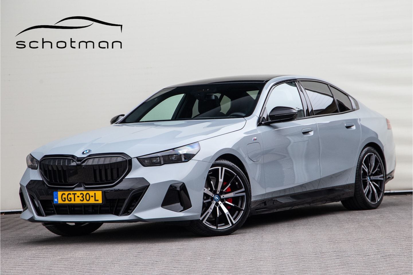BMW 5-serie - 530e M-Sport Pro, Pano, Head-Up, HArman-Kardon, Brooklyn Grey 2024 - AutoWereld.nl