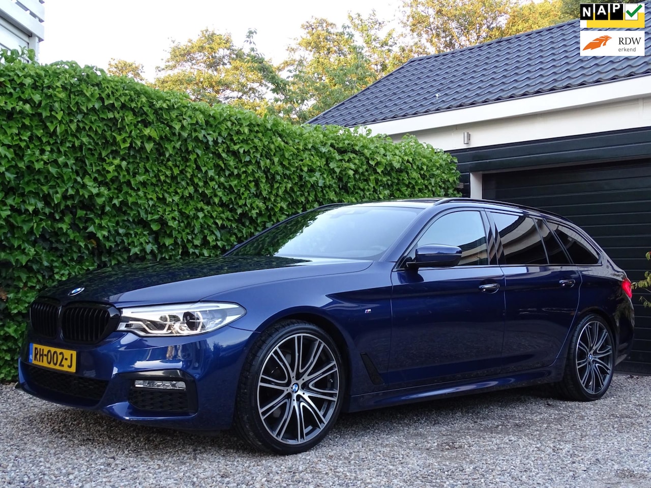 BMW 5-serie Touring - 520i High Executive | M-pakket | Head-up | Panodak | Sfeerverlichting - AutoWereld.nl