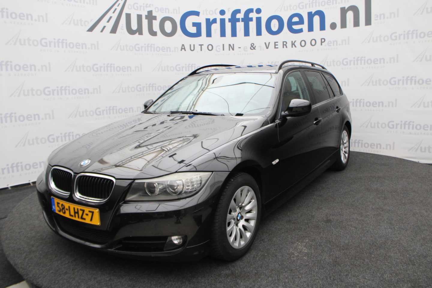 BMW 3-serie Touring - 320i neete station met open dak - AutoWereld.nl