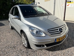 Mercedes-Benz B-klasse - 170 AUTOMAAT.NAVI.TREKHAAK.NEW-APK