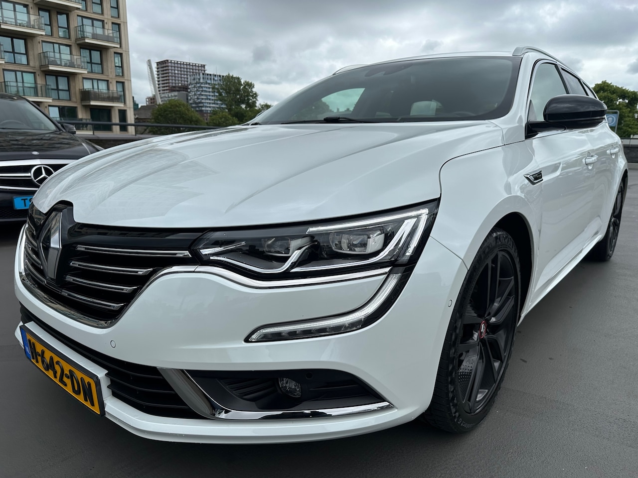 Renault Talisman Estate - 1.3 TCe S-Edition Adaptief Cruise Lane Assist Massage Stoelen Bomvol Opties - AutoWereld.nl