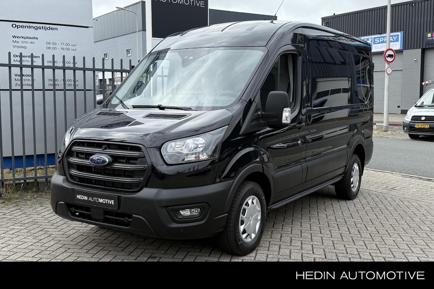 Ford Transit - 330 2.0 TDCI L2H2 Trend 130PK | Navigatie | Trekhaak | Camera | BPM vrij rijden Rijklaarpr - AutoWereld.nl