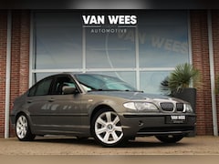 BMW 3-serie - 320i E46 Sedan Special Edition Facelift | 170 pk | Leer | Xenon | 6 cilinder | 17 inch | P