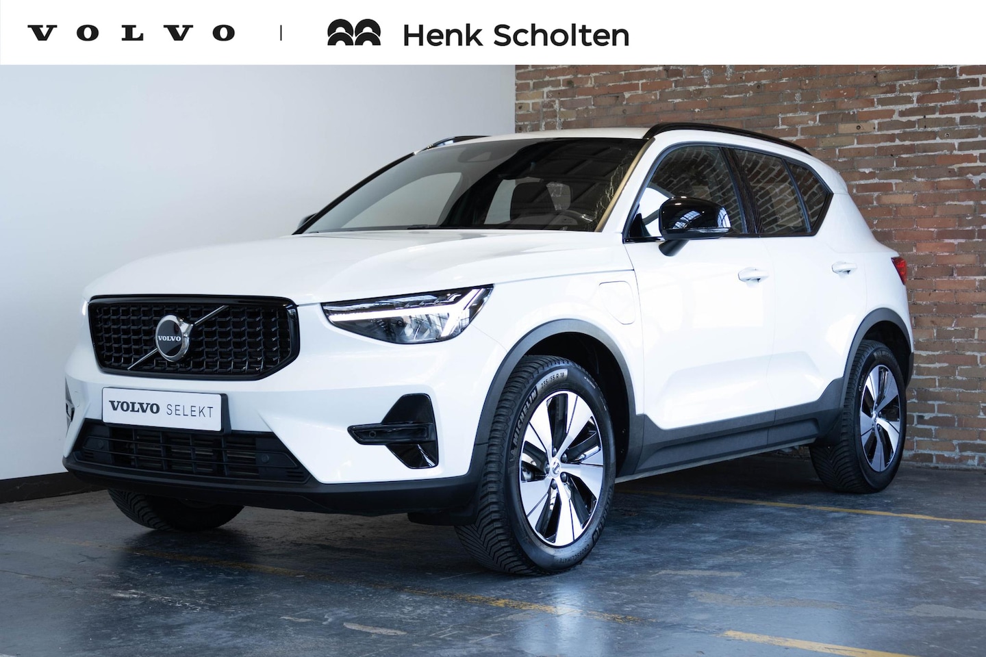 Volvo XC40 - T5 Automaat Plug-in hybrid Plus Dark | Navigatie | Trekhaak Elektrisch Uitklapbaar | Elekt - AutoWereld.nl
