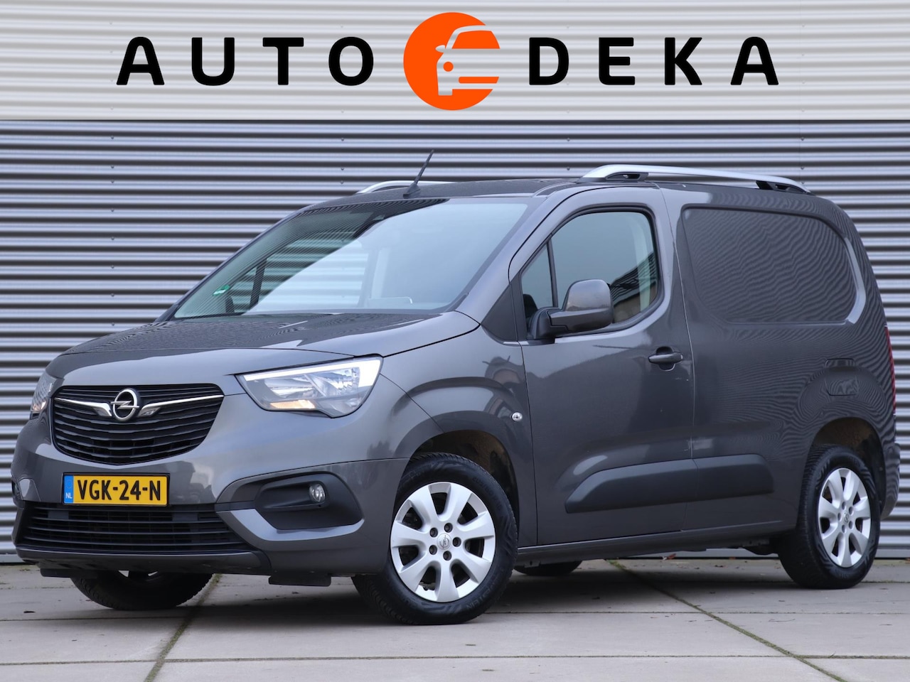 Opel Combo - 1.5D Edition Automaat 130pk *Navigatie*Parkeersens.*Keyless* - AutoWereld.nl